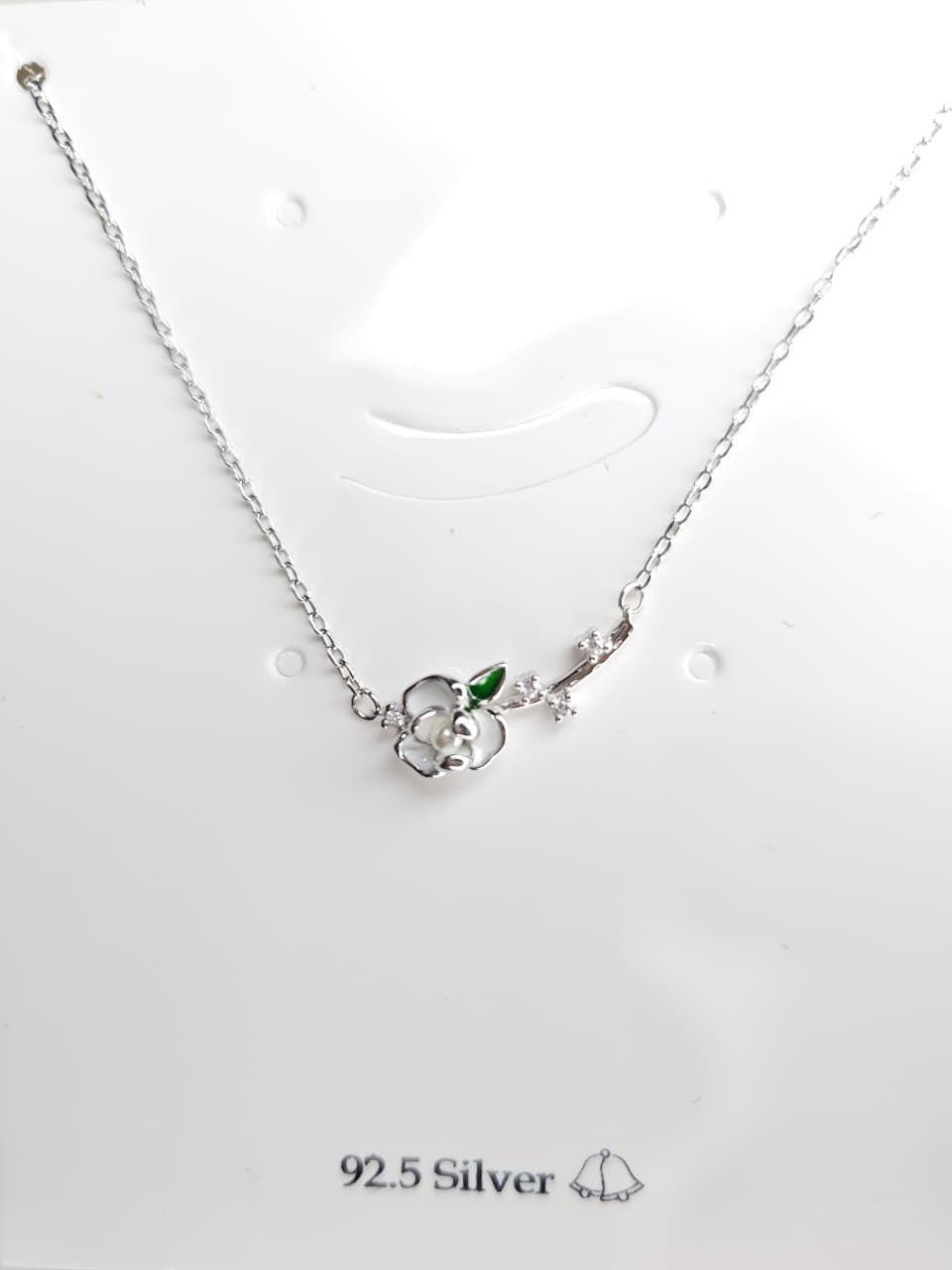 The White Rose Pearl Necklace