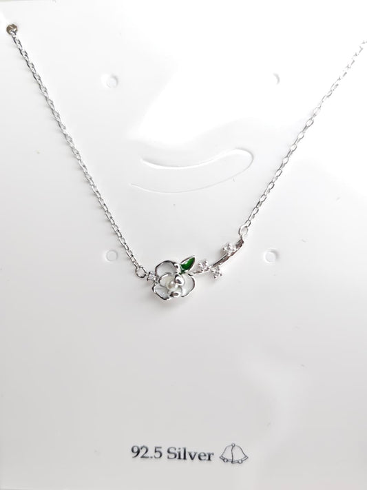 The White Rose Pearl Necklace